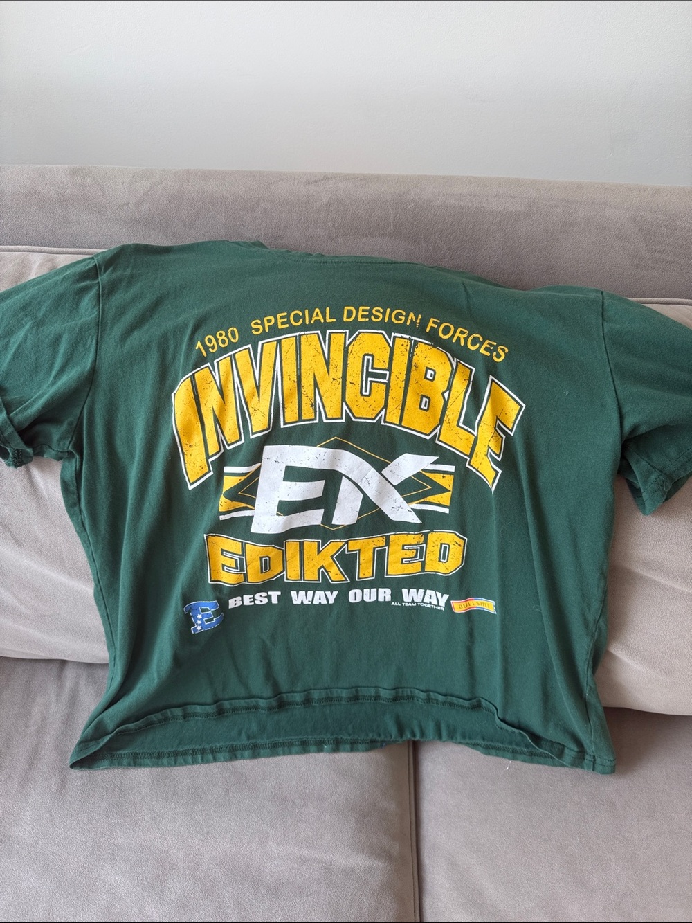Edikted Green Short-Sleeve Tee with Bold Yellow & White Graphic